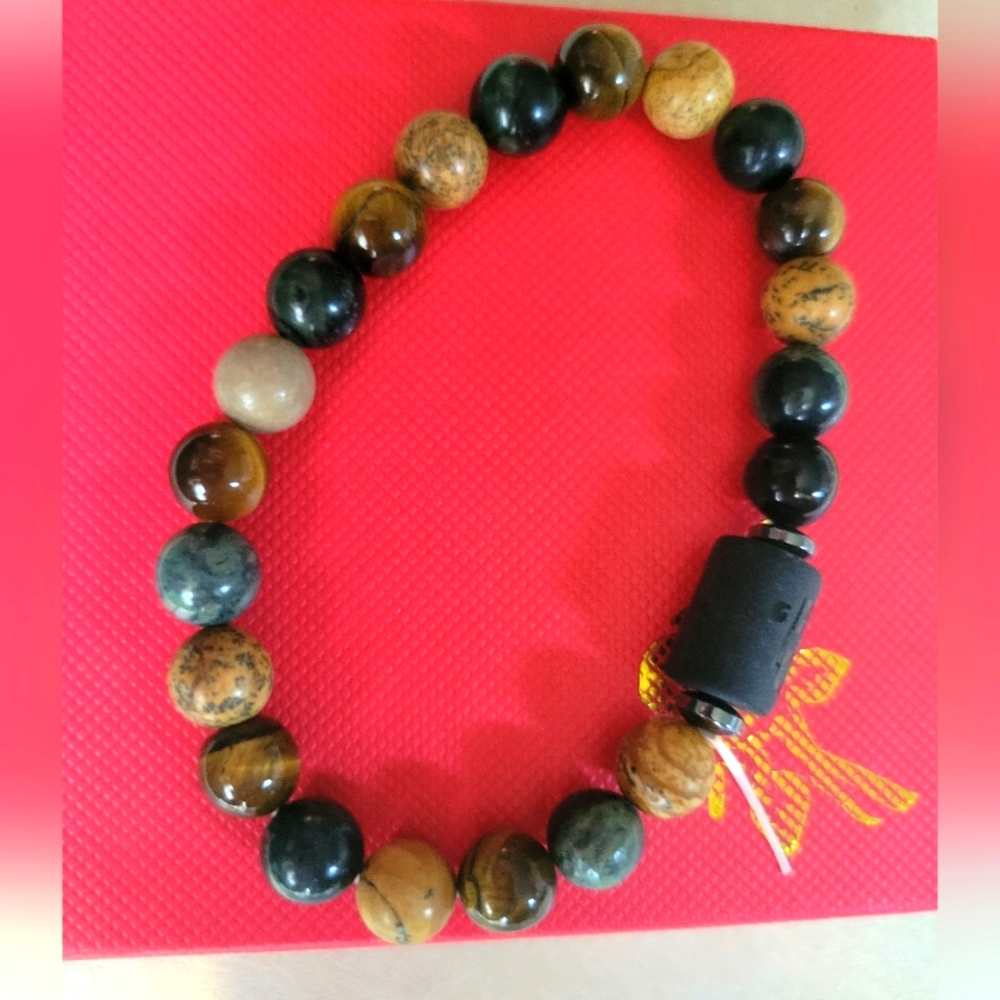 NWOT 8MM gemstone stretch bracelet with zodiac sign of Libra bead